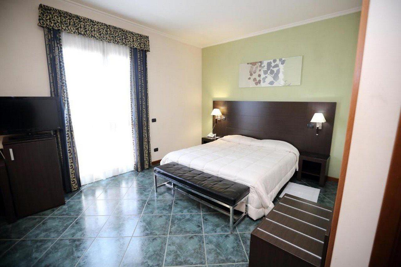 Hotel Palacavicchi Ciampino Exterior foto